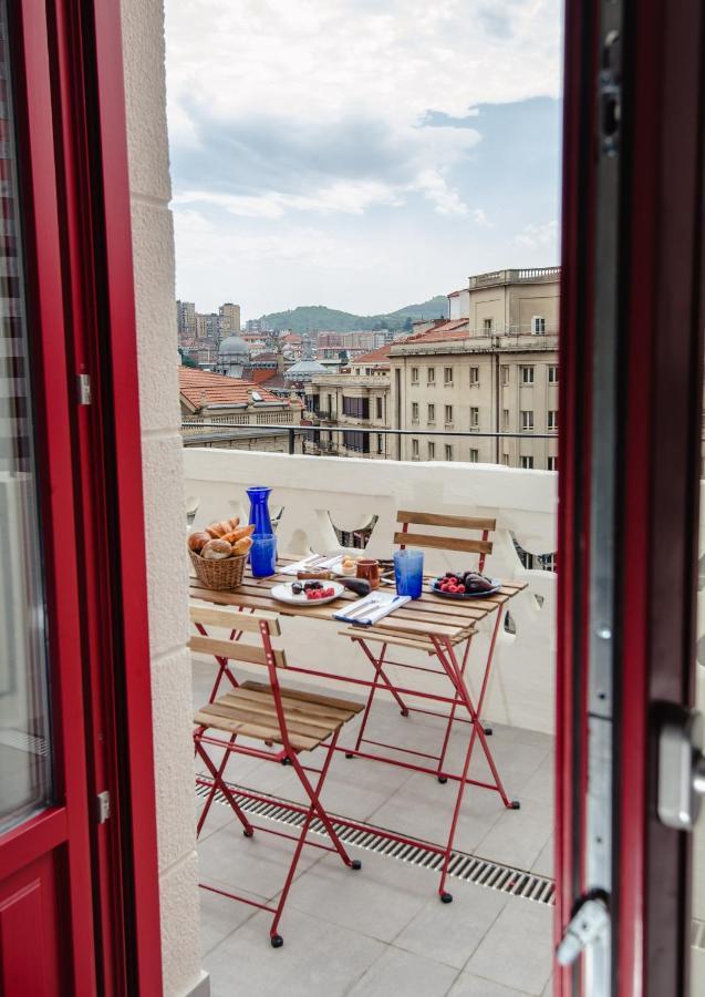 Latroupe La Granja Hostel Bilbao Exterior photo